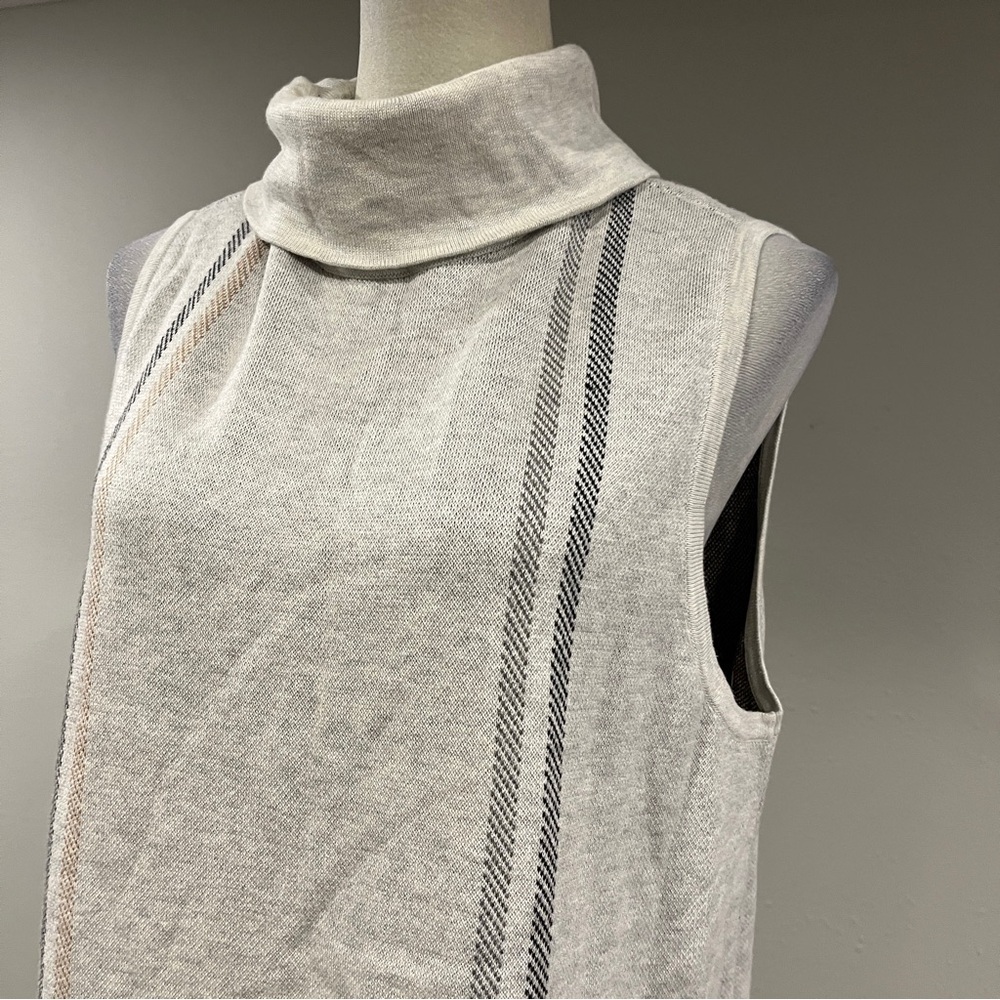 Ann Taylor White Sleeveless Turtleneck Sweater - Picture 2 of 9